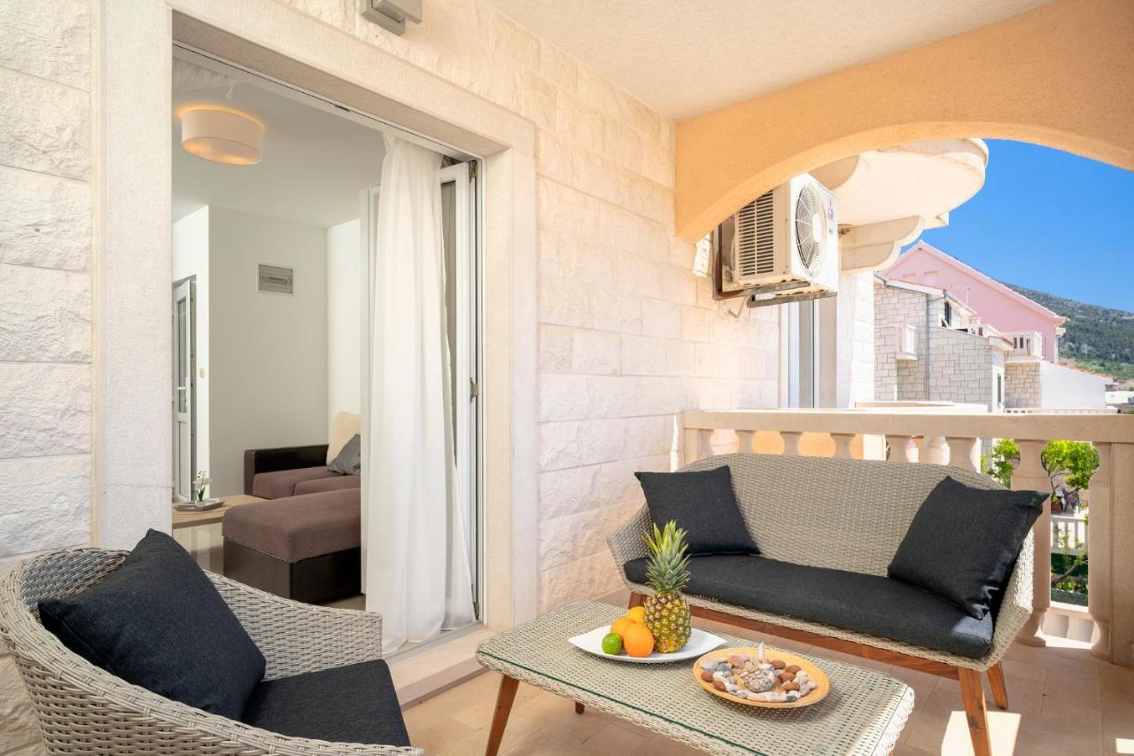 Hektorovic Poolside Apartments 볼 외부 사진