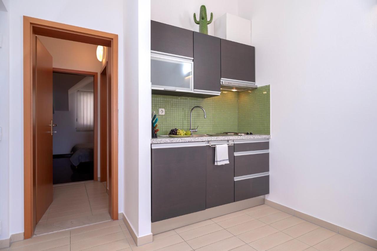 Hektorovic Poolside Apartments 볼 외부 사진