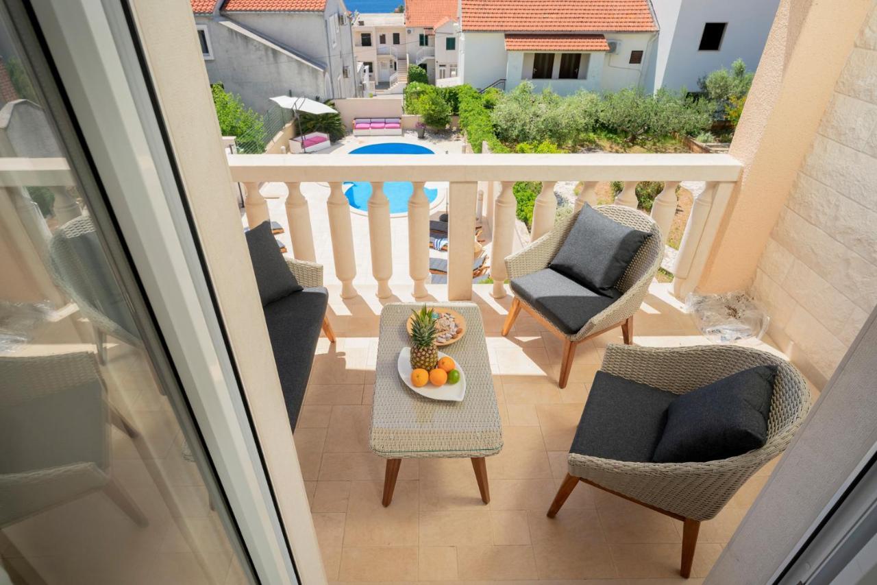 Hektorovic Poolside Apartments 볼 외부 사진