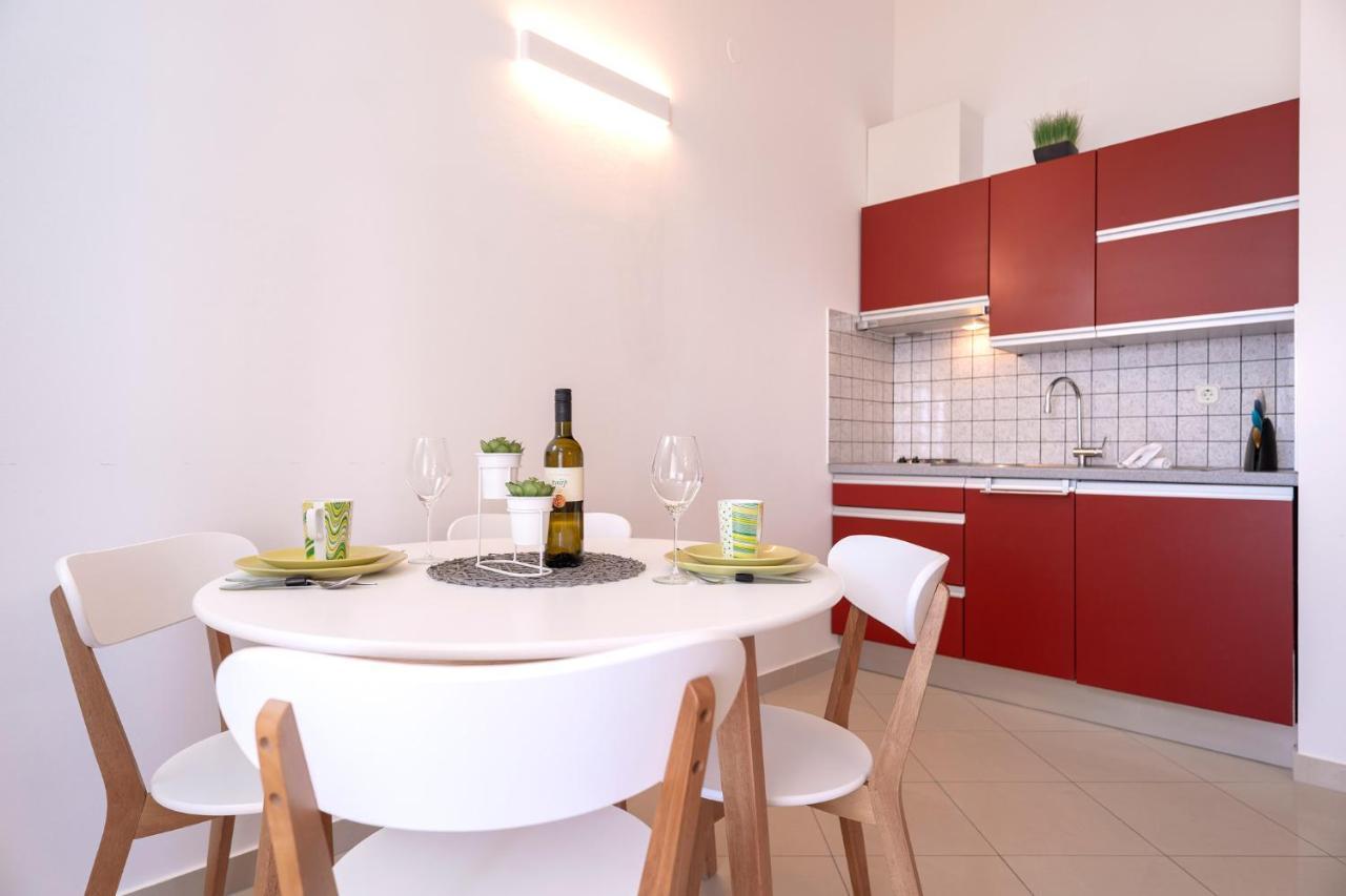 Hektorovic Poolside Apartments 볼 외부 사진