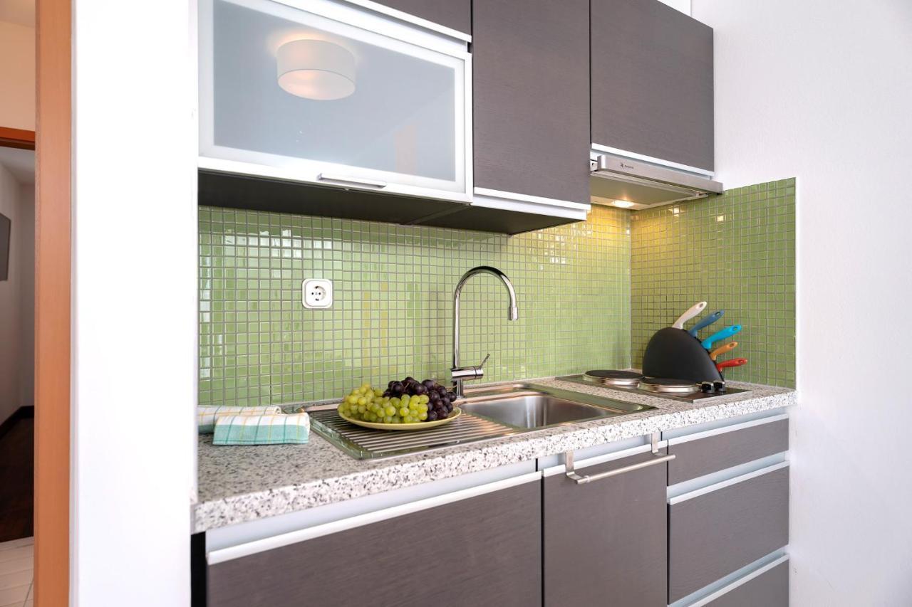 Hektorovic Poolside Apartments 볼 외부 사진