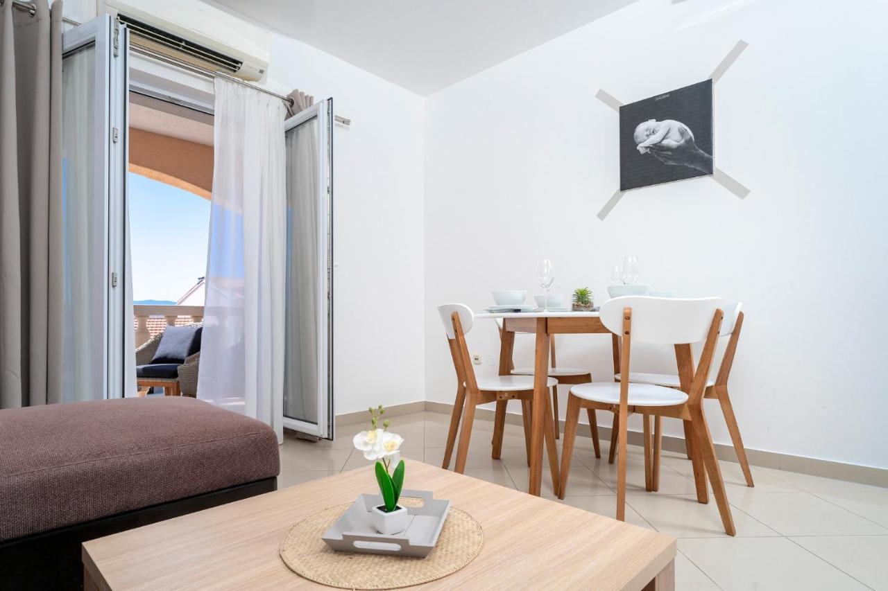 Hektorovic Poolside Apartments 볼 외부 사진