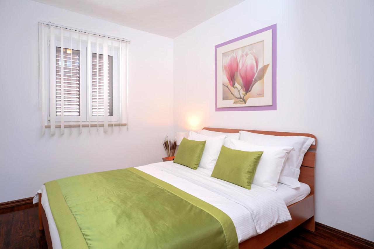 Hektorovic Poolside Apartments 볼 외부 사진