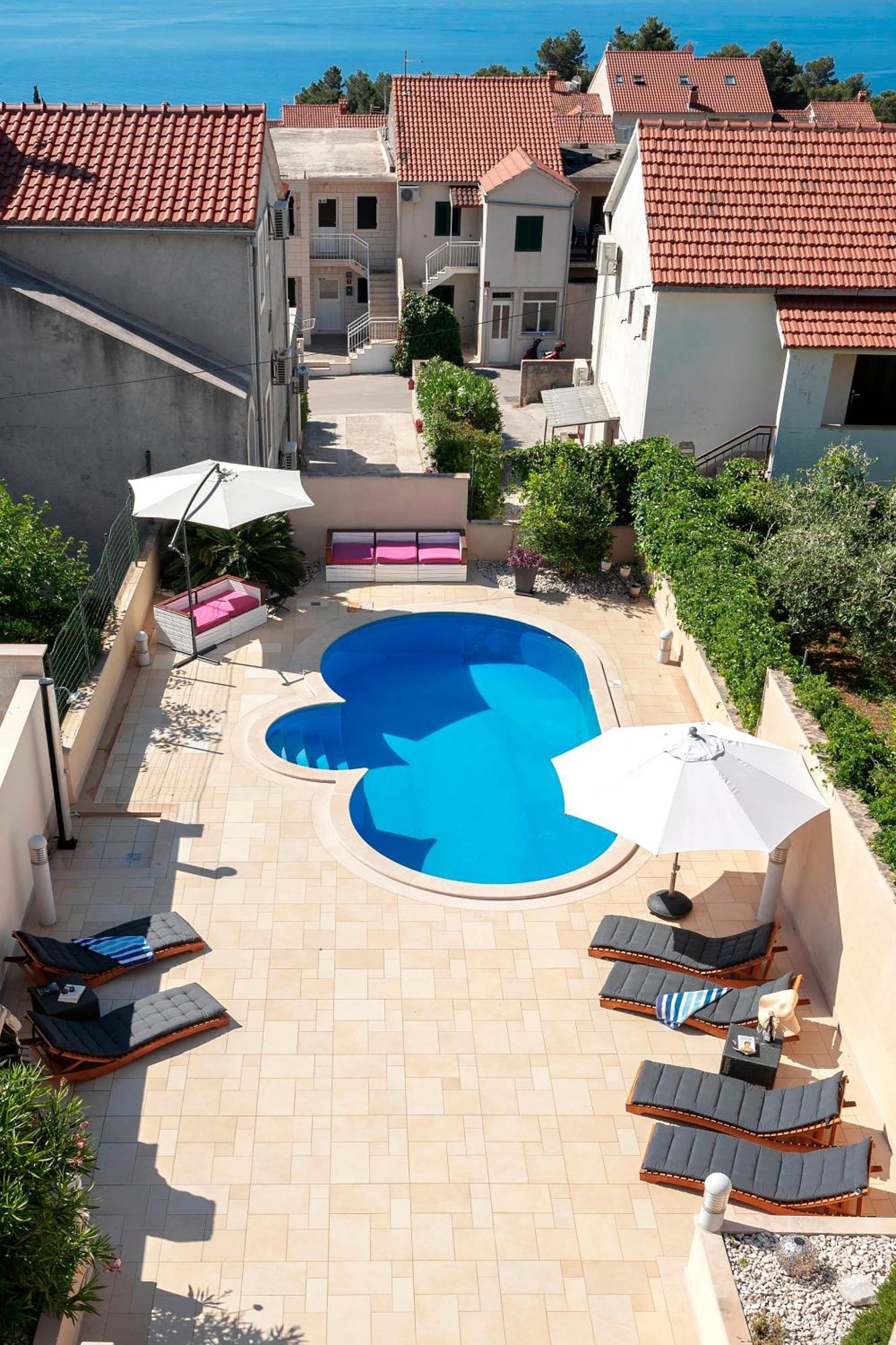 Hektorovic Poolside Apartments 볼 외부 사진